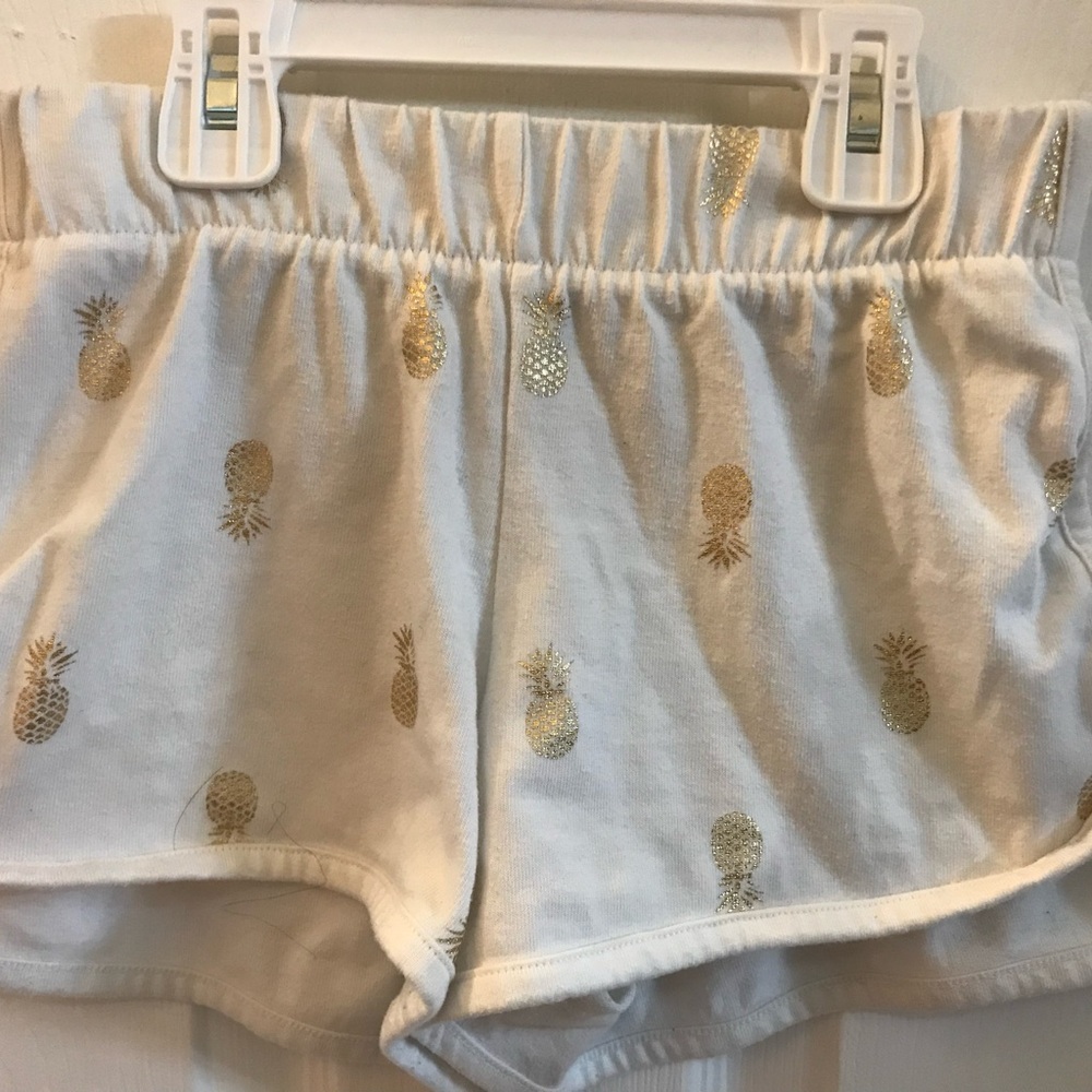 Girl’s White Shorts with Gold pineapple Accents size medium Preowned